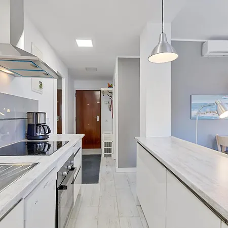 Beautiful 2 Bedroom In Boliches 푸엔히롤라