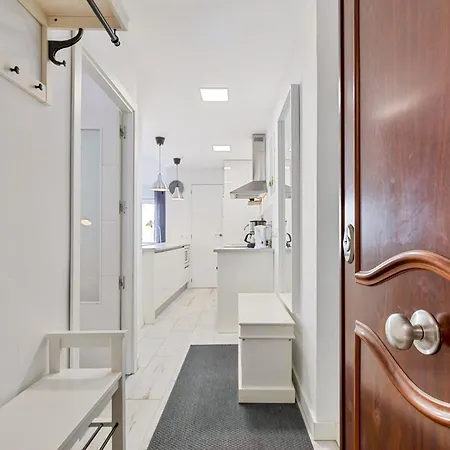 Beautiful 2 Bedroom In Boliches * 푸엔히롤라